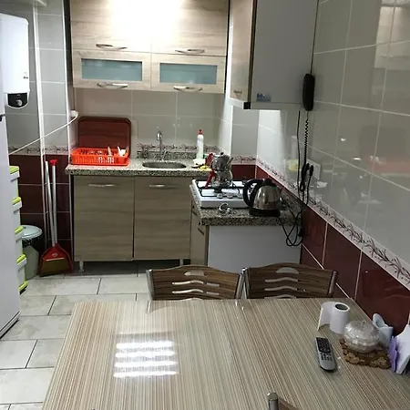 Ξενοδοχείο με διαμερίσματα Birinci